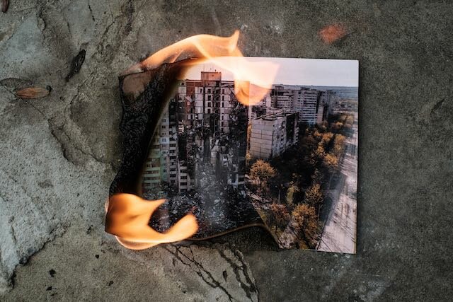 Mstyslav Chernov, Houses destroyed by a Russian attack in the Saltivka district in Kharkiv, Ukraine, 25 April 2022. Visual interpretation for Ukraine Lab, September 2022.